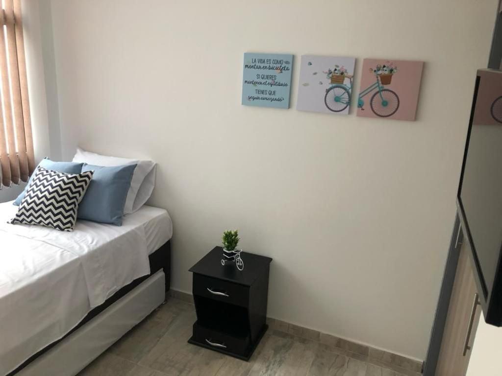 Apartamentos View, Calle Del Malecon Frente Al Lago กัวตาเป ภายนอก รูปภาพ
